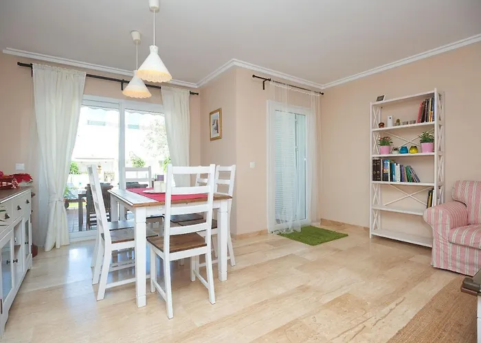 La Casa De La Dehesa- Solo Familias * コニル・デ・ラ・フロンテラ